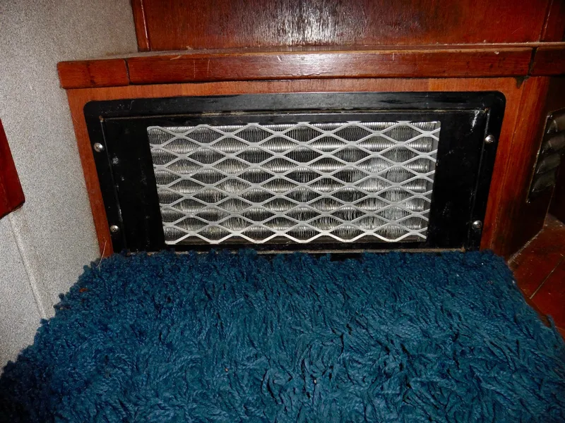 Slide: The Image of Ventilation grille on 1992 Bayliner 3288 Motoryacht with blue carpet. - 10
