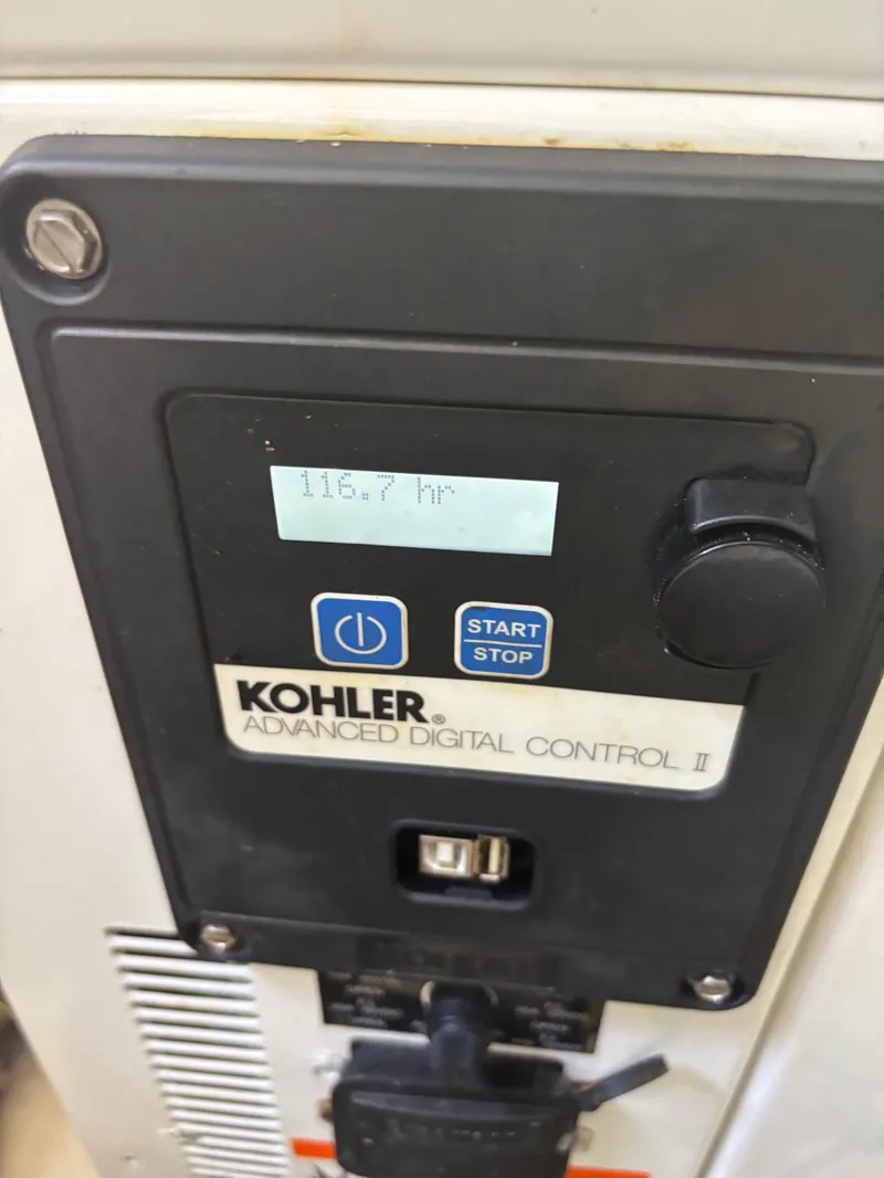 Slide: The Image of Kohler Advanced Digital Control II on 2017 Boston Whaler 420 Outrage, displaying 116.7 hours. - 47