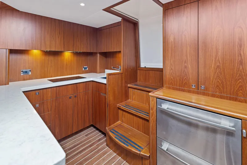 Slide: The Image of Hatteras 45 Express Sportfish 2016 - 59