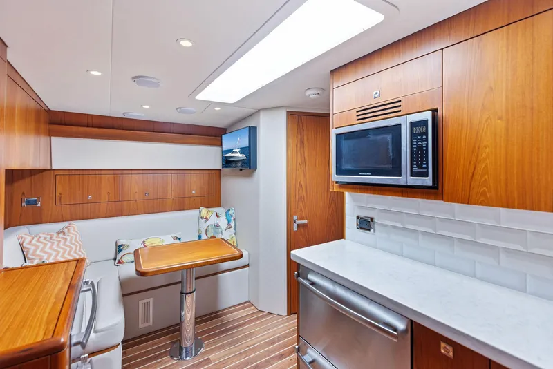 Slide: The Image of Hatteras 45 Express Sportfish 2016 - 61