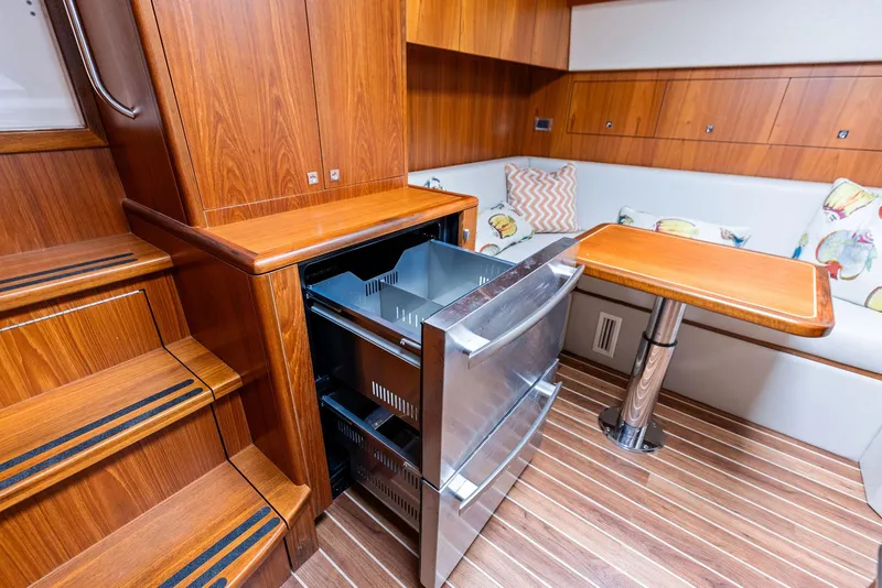 Slide: The Image of Hatteras 45 Express Sportfish 2016 - 65