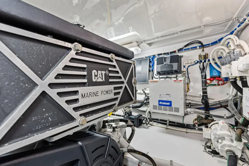 Slide: The Image of Hatteras 45 Express Sportfish 2016 - 79