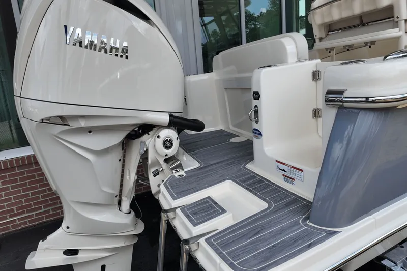 Slide: The Image of Scout 240 XSF 2026 - 2