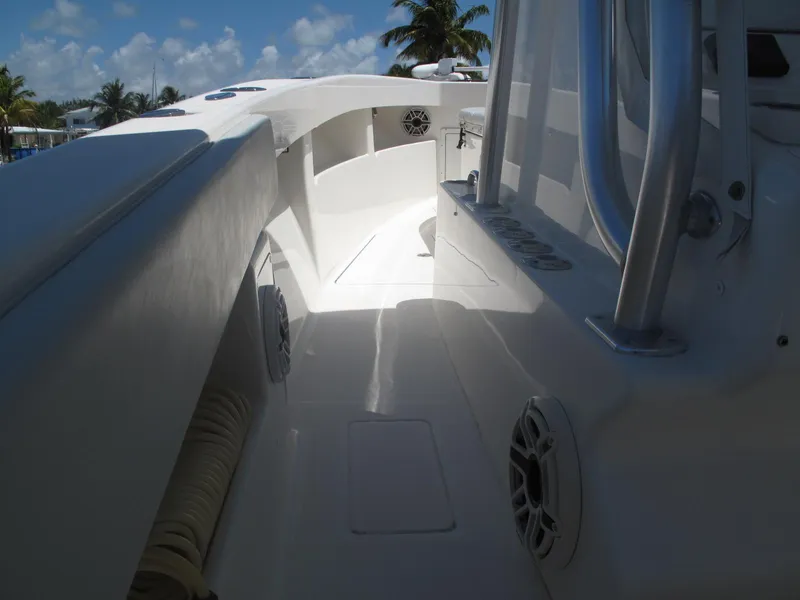 Slide: The Image of 2020 SeaVee 290B boat interior with sleek design and modern features. - 16