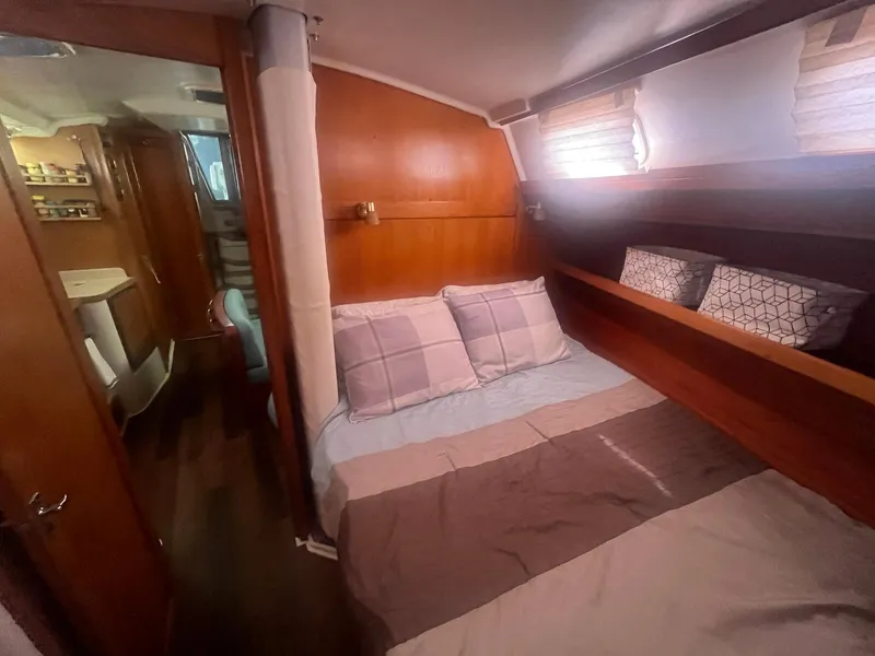 Slide: The Image of Catalina 42 MkII 1999 - 57