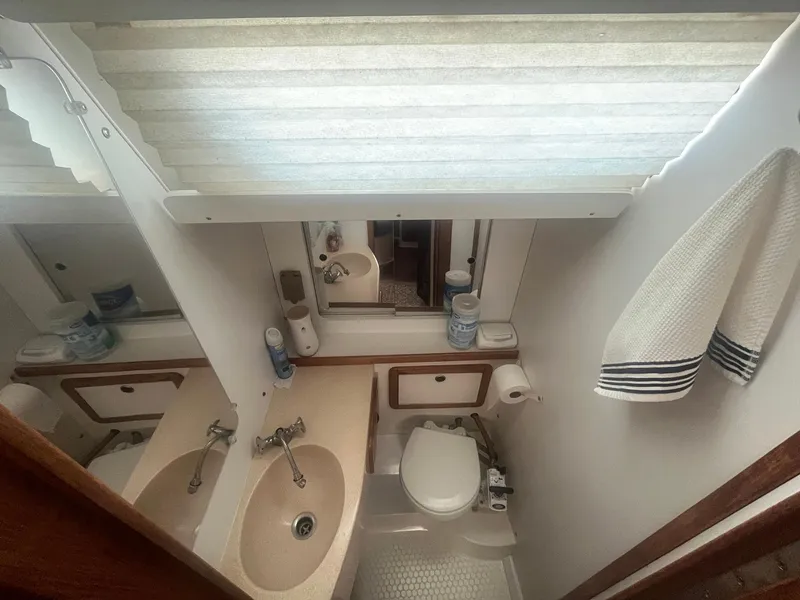 Slide: The Image of Catalina 42 MkII 1999 - 66