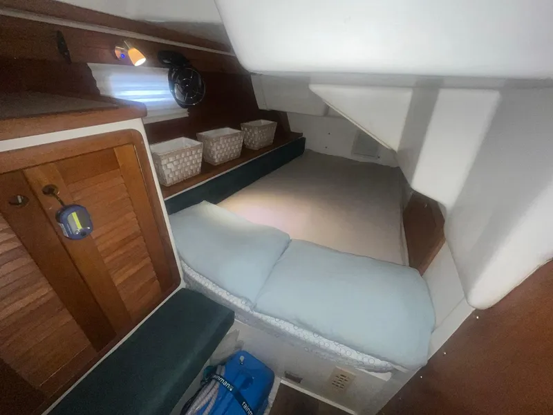 Slide: The Image of Catalina 42 MkII 1999 - 67