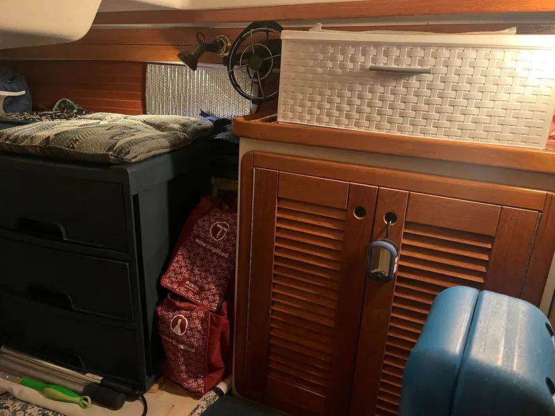 Slide: The Image of Catalina 42 MkII 1999 - 72