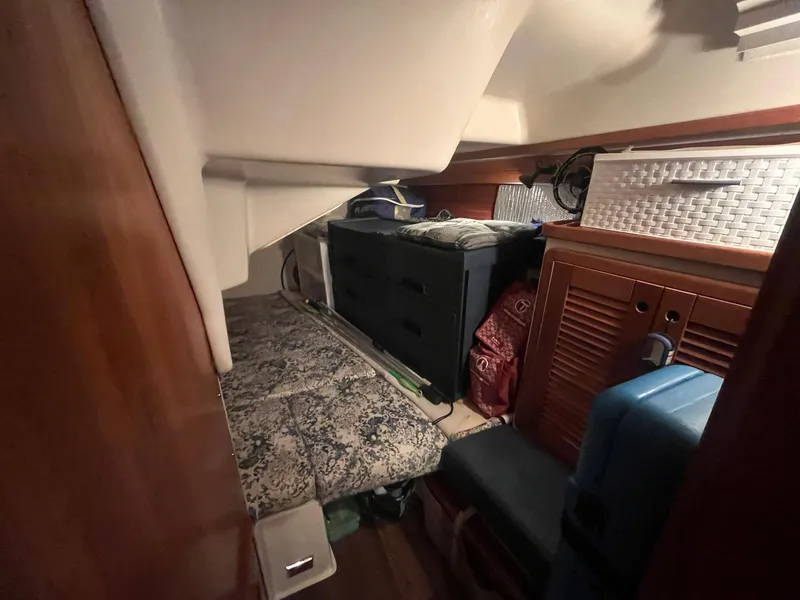 Slide: The Image of Catalina 42 MkII 1999 - 73