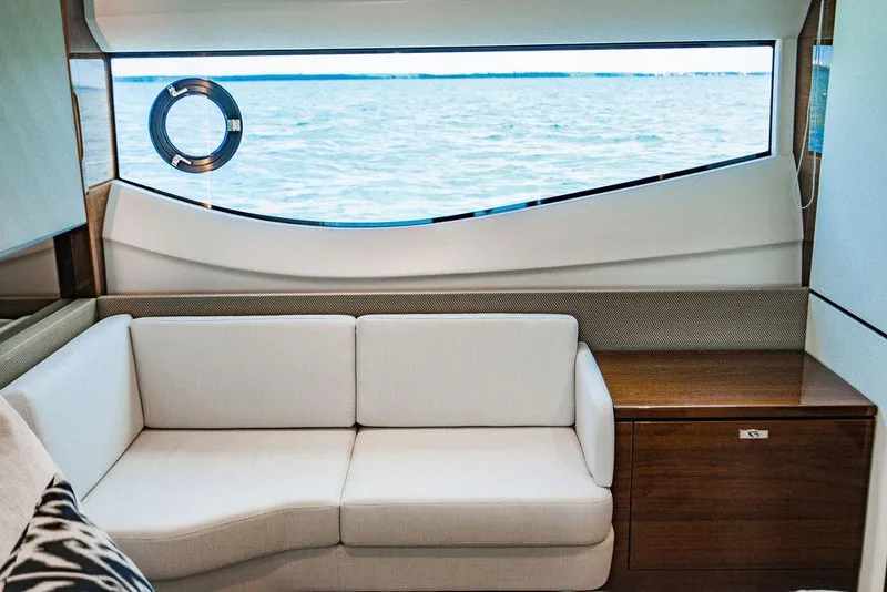 Slide: The Image of Princess S62 2021 - 80