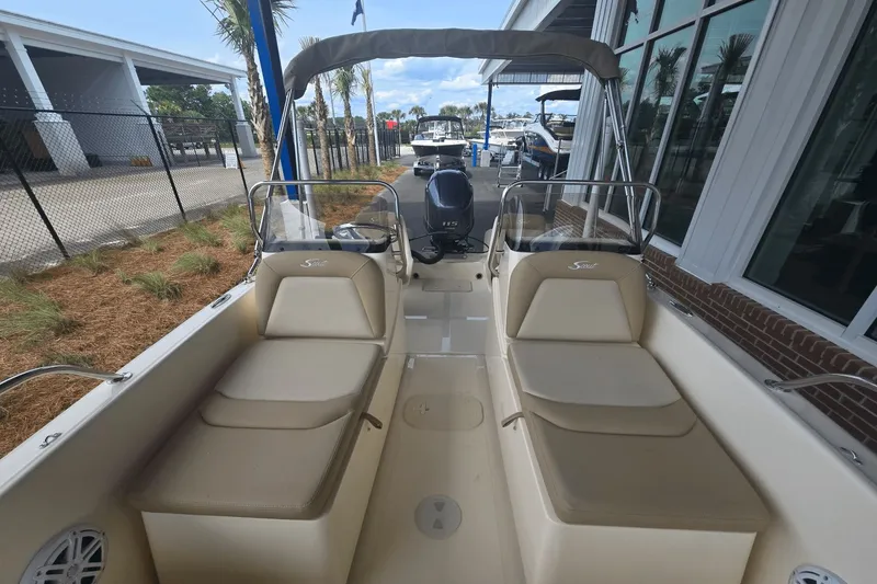 Slide: The Image of Scout 175 Sport Dorado 2026 - 12