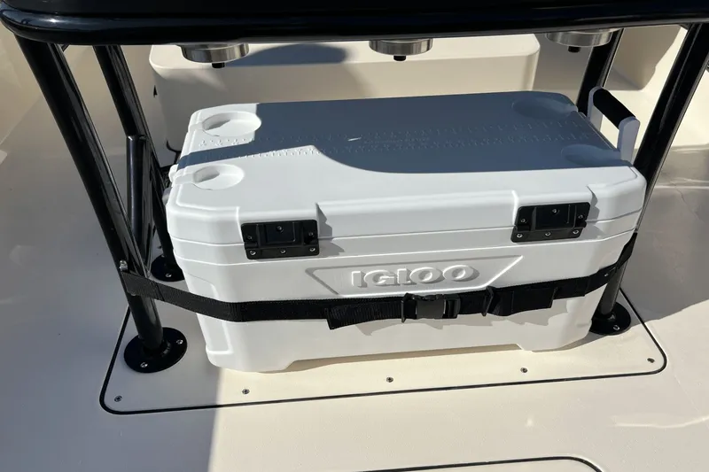 Slide: The Image of Scout 240 XSF 2026 - 14