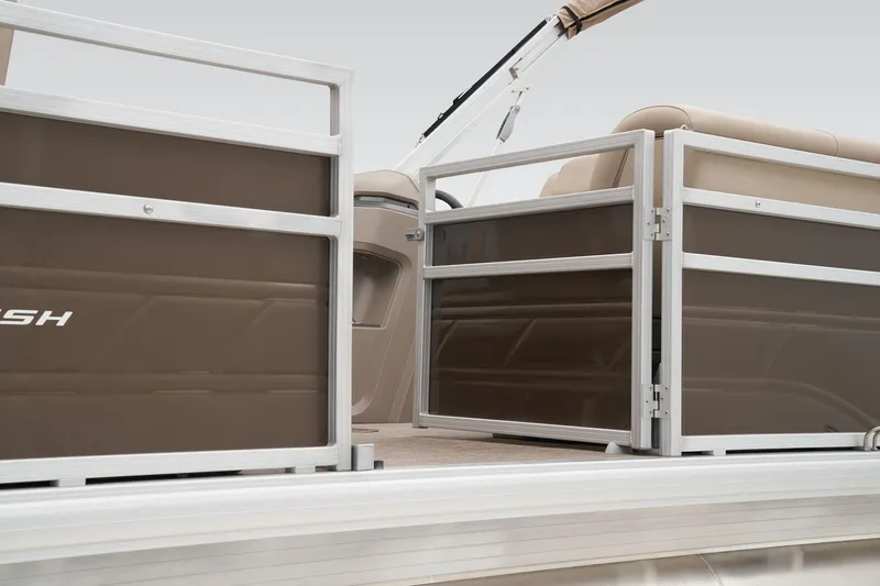 Slide: The Image of Sun Tracker Sportfish 24 XP3 2025 - 26