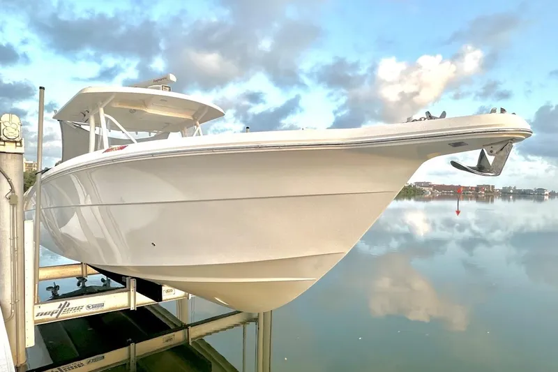 Slide: The Image of Interior of 2017 Stamas 390 Tarpon boat with modern amenities and compact design. - 19