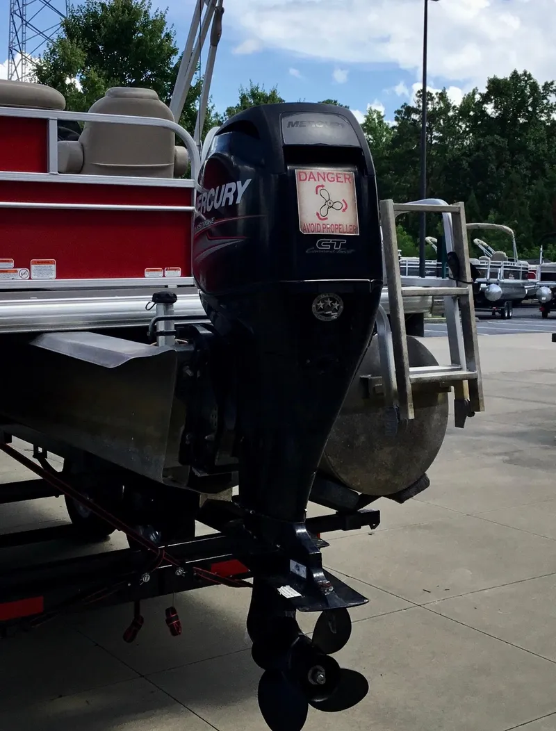 Slide: The Image of 2016 Sun Tracker Party Barge 20 DLX with Mercury outboard motor. - 7