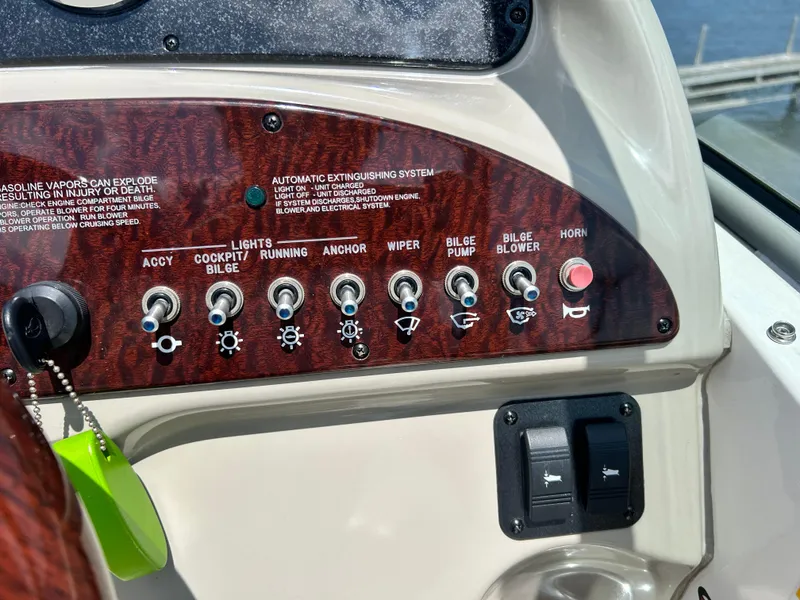 Slide: The Image of Sea Ray 240 Sundancer 2010 - 9