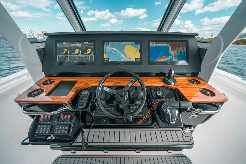 Slide: The Image of Everglades 395 Center Console 2022 - 50