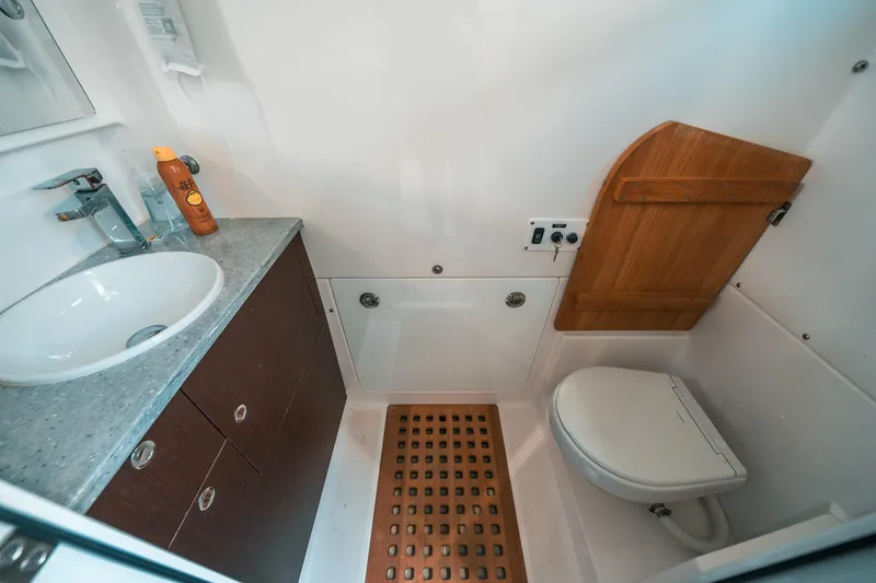 Slide: The Image of Everglades 395 Center Console 2022 - 55