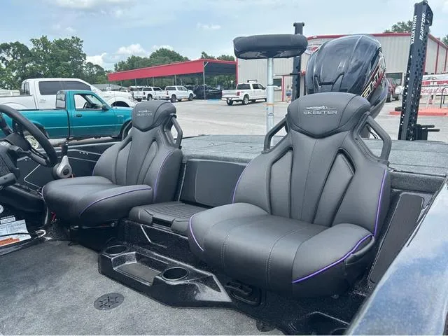 Slide: The Image of Skeeter ZXR21 2025 - 3