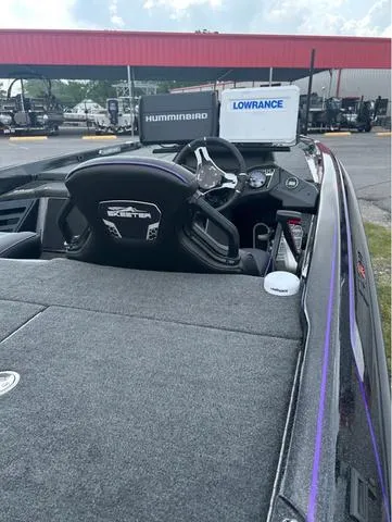 Slide: The Image of Skeeter FXR 21 LE 2024 - 4