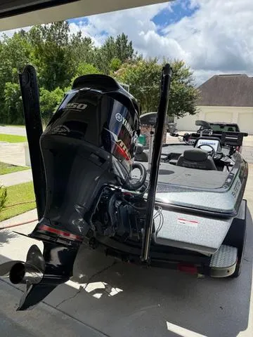 Slide: The Image of Skeeter ZX250 2018 - 4