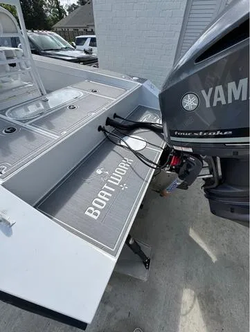 Slide: The Image of Custom Aluminum 276 2019 - 5