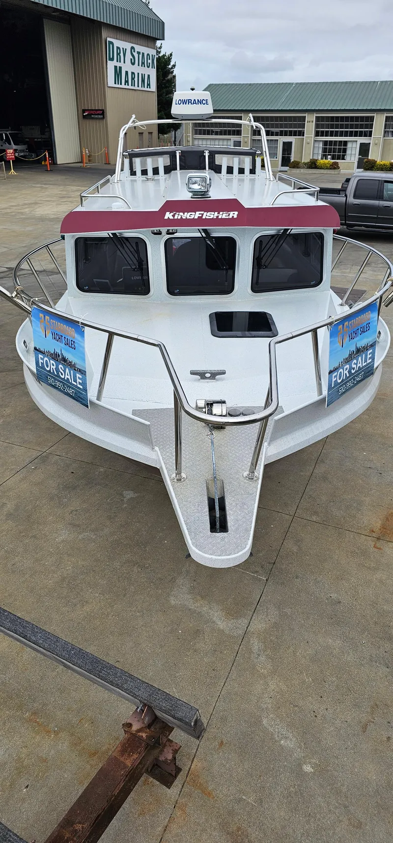 Slide: The Image of 2016 KingFisher 3025 Destination boat Bow, Windlass - 32