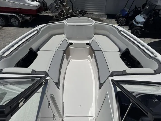 Slide: The Image of Yamaha AR250 2025 - 6