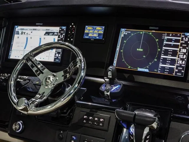 Slide: The Image of Robalo R360 Center Console 2025 - 13