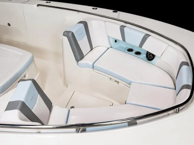 Slide: The Image of Robalo R360 Center Console 2025 - 9