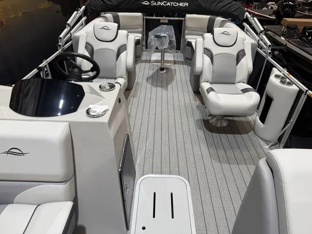 Slide: The Image of SunCatcher Select 322RC W/Yamaha 150 "SHO" No Trailer 2025 - 17