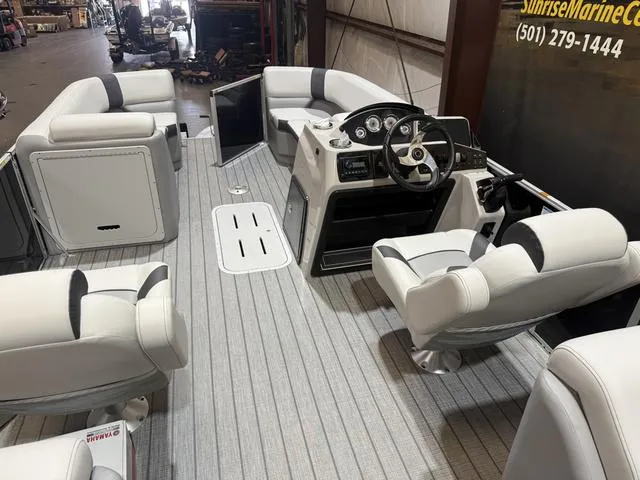 Slide: The Image of SunCatcher Select 322RC W/Yamaha 150 "SHO" No Trailer 2025 - 9