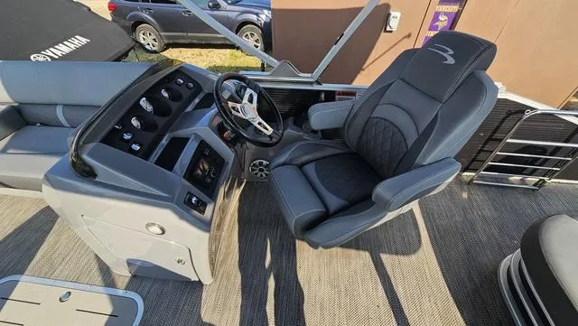 Slide: The Image of Bennington SX 23 Premium 2020 - 11