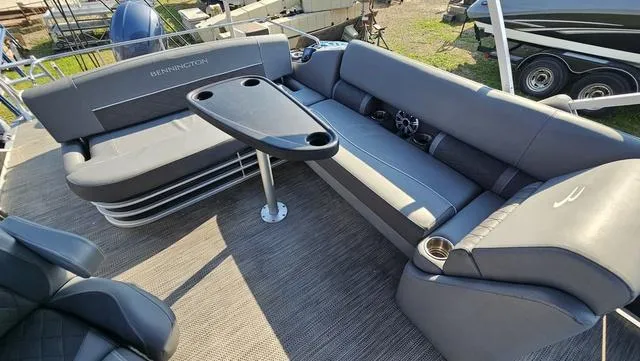 Slide: The Image of Bennington SX 23 Premium 2020 - 9