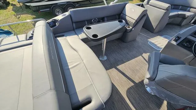 Slide: The Image of Bennington SX 23 Premium 2020 - 10