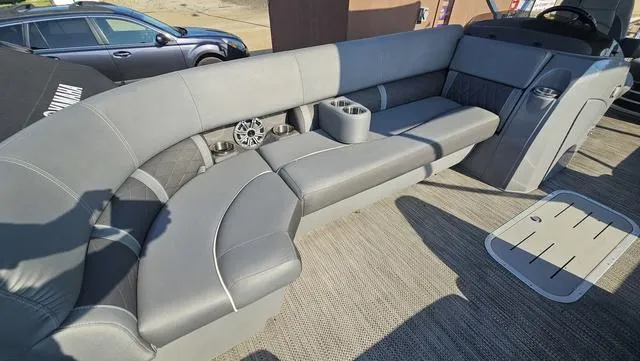 Slide: The Image of Bennington SX 23 Premium 2020 - 16