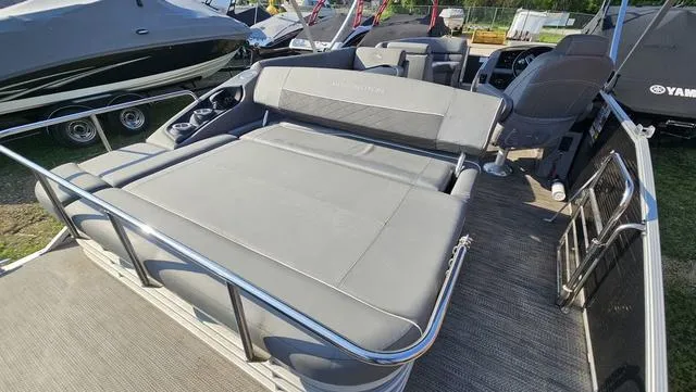 Slide: The Image of Bennington SX 23 Premium 2020 - 7