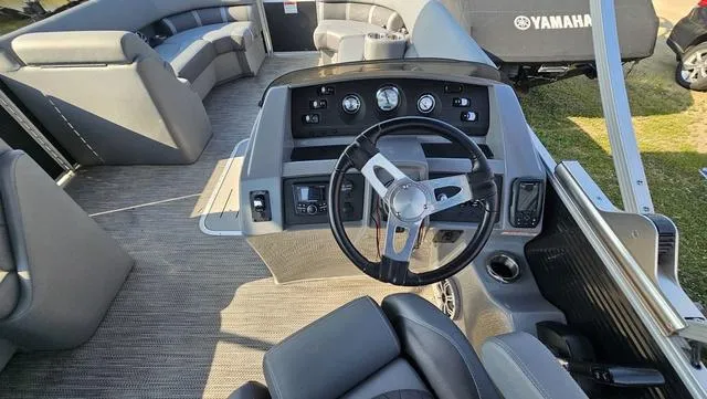 Slide: The Image of Bennington SX 23 Premium 2020 - 12