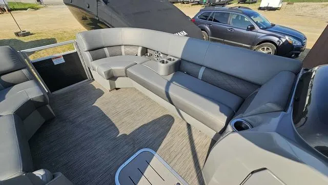 Slide: The Image of Bennington SX 23 Premium 2020 - 14