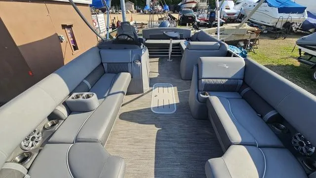 Slide: The Image of Bennington SX 23 Premium 2020 - 8