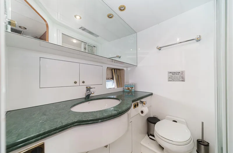 Slide: The Image of Horizon 70 Motor Yacht 1999 - 52