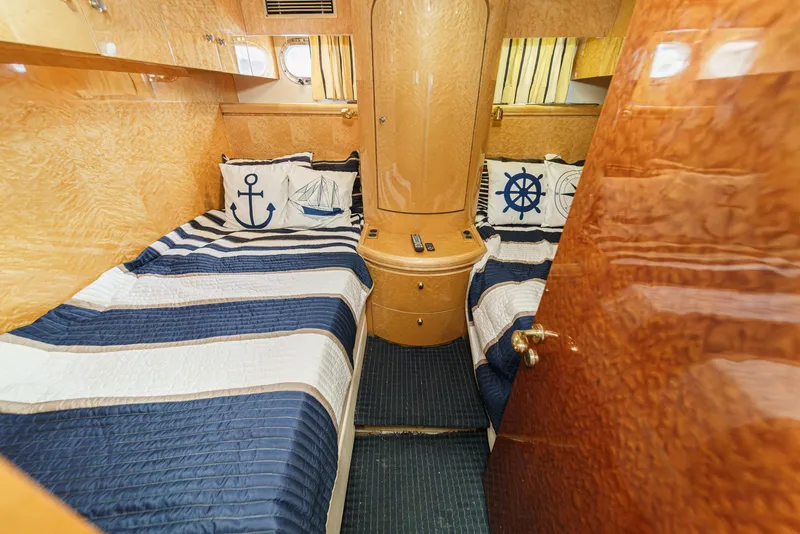 Slide: The Image of Horizon 70 Motor Yacht 1999 - 61