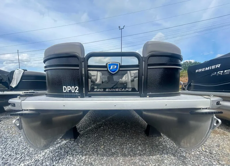 Slide: The Image of Premier 200 Sunscape RL 2025 - 4