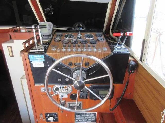Slide: The Image of Tollycraft 37 Sedan 1977 - 14