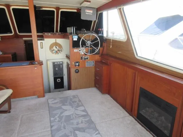 Slide: The Image of Tollycraft 37 Sports Fisher/Sedan 1977 - 12