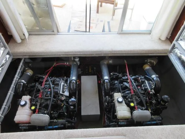 Slide: The Image of Tollycraft 37 Sports Fisher/Sedan 1977 - 20