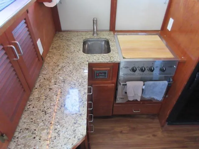 Slide: The Image of Tollycraft 37 Sports Fisher/Sedan 1977 - 24