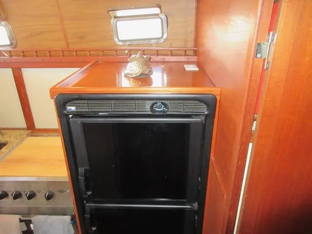 Slide: The Image of Tollycraft 37 Sports Fisher/Sedan 1977 - 28