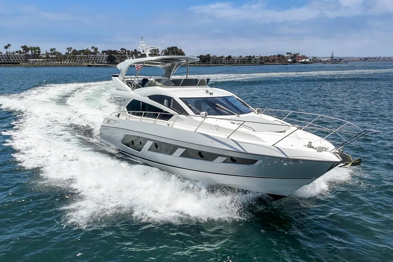 Slide: The Image of Sunseeker Manhattan 65 2017 - 67