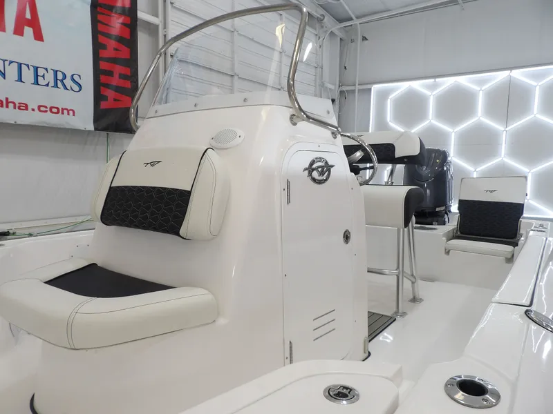 Slide: The Image of Tidewater 2110 Bay Max 2025 - 13